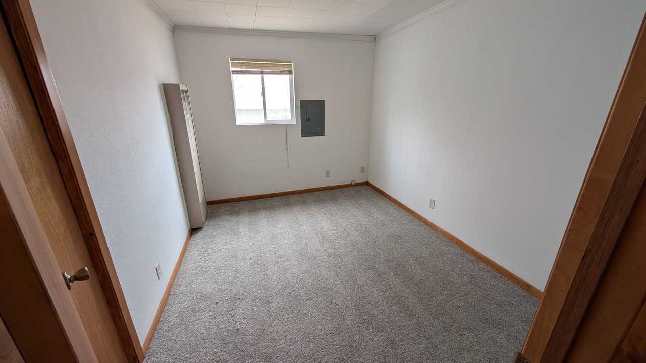 1516 7th St - Photo 7 of 11