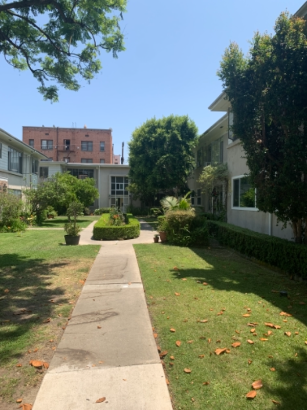 1218 S Bronson Ave - Photo 4 of 15