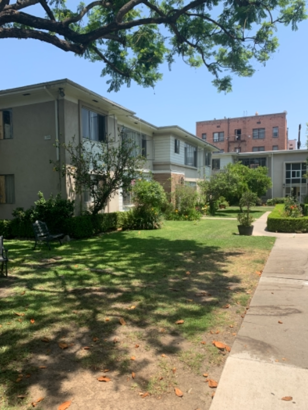 1214 S Bronson Ave - Photo 5 of 39