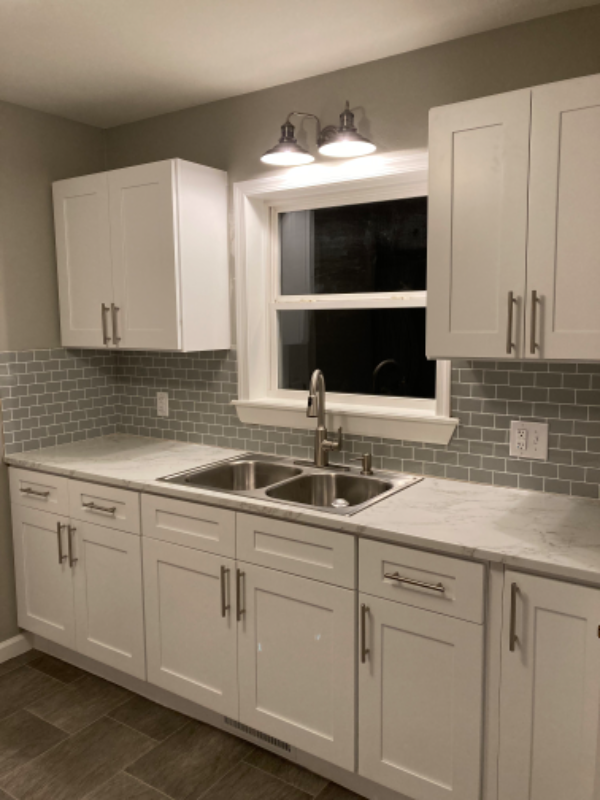 1044 Stoneybridge Stonybridge Drive - Photo 3 of 42