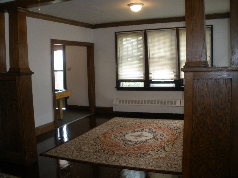 3372 N Oakland Ave - Photo 3 of 6