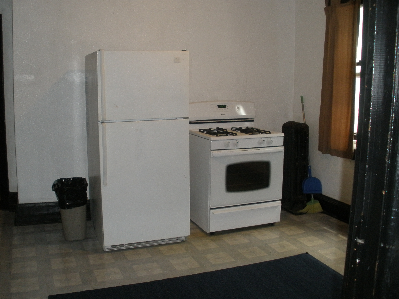 3372 N Oakland Ave - Photo 4 of 6