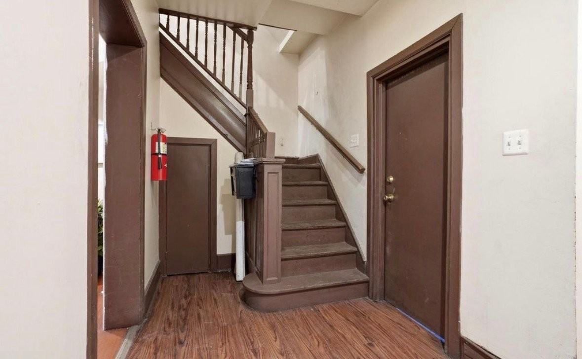 4149 N Broad St - Photo 4 of 10
