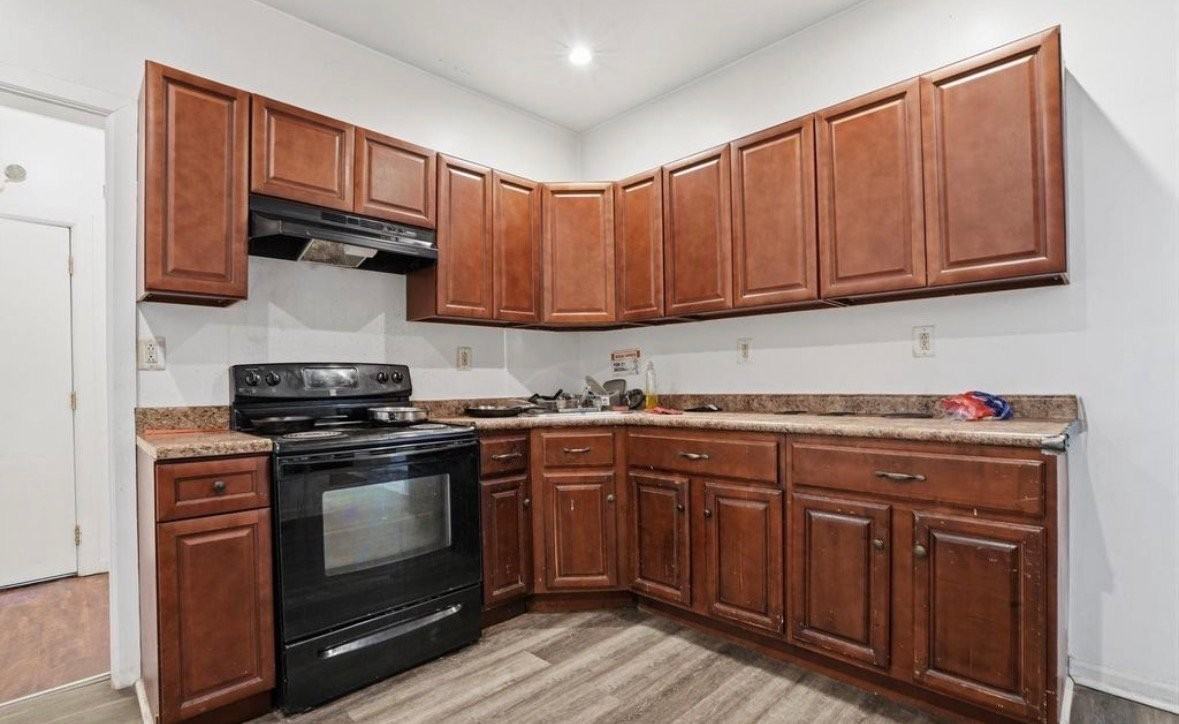 4149 N Broad St - Photo 5 of 10