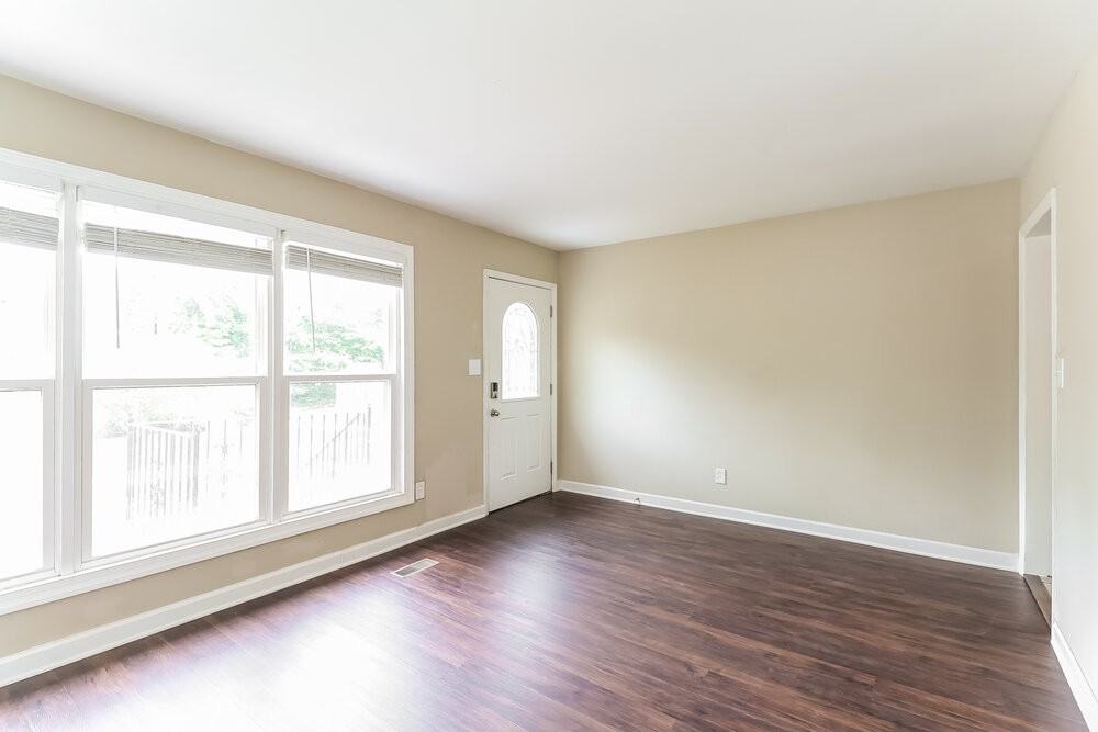 511 Derrydowne Dr - Photo 4 of 16