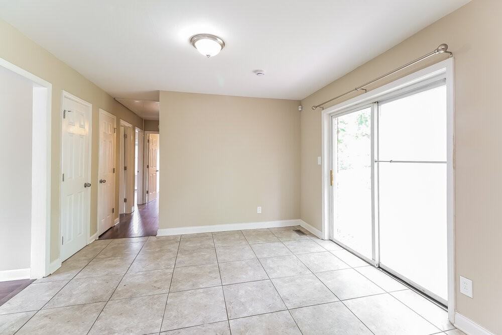 511 Derrydowne Dr - Photo 6 of 16