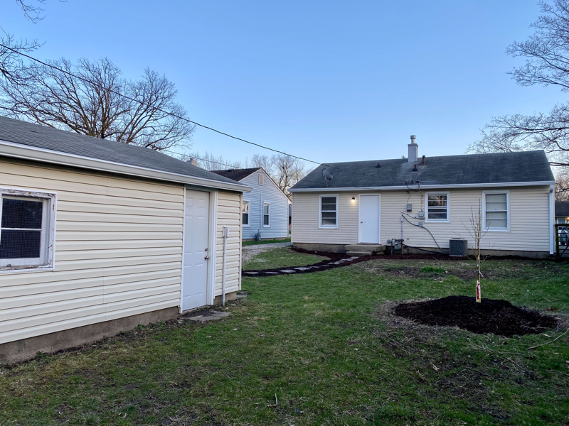5718 Greenfield Ave - Photo 4 of 11