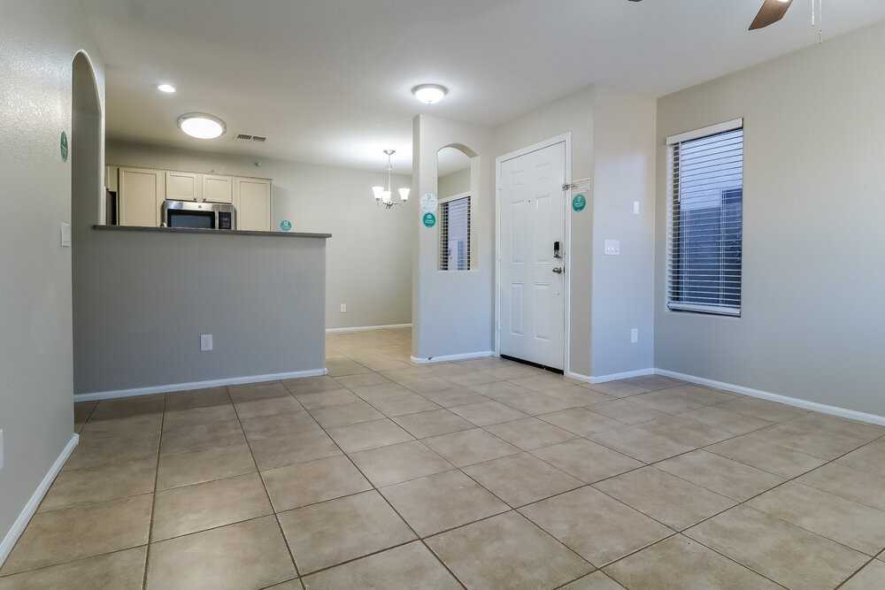 12508 W Windsor Blvd - Photo 5 of 19