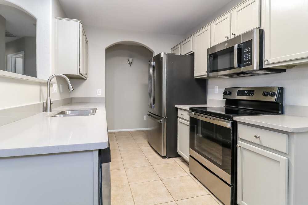 12508 W Windsor Blvd - Photo 7 of 19
