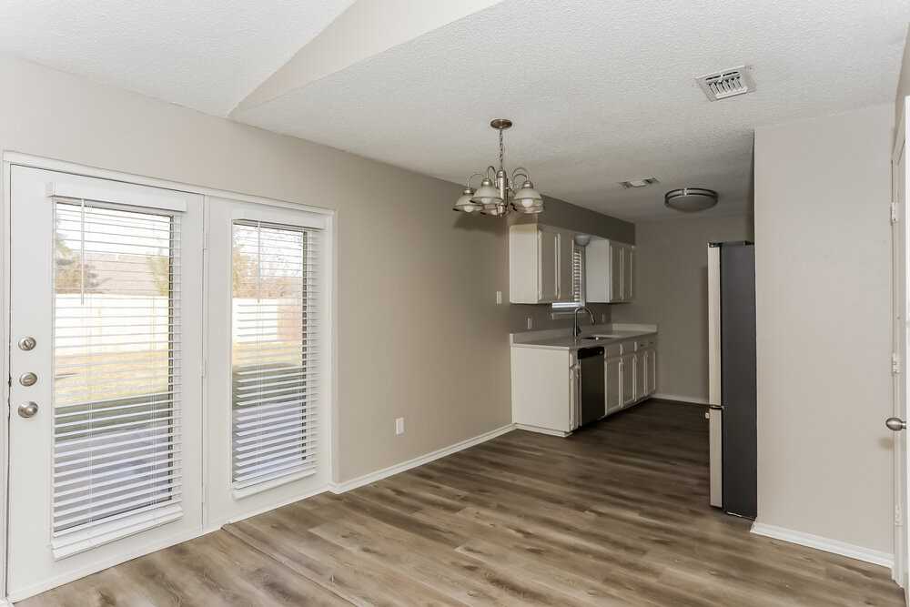 6004 Cool Springs Dr - Photo 5 of 16
