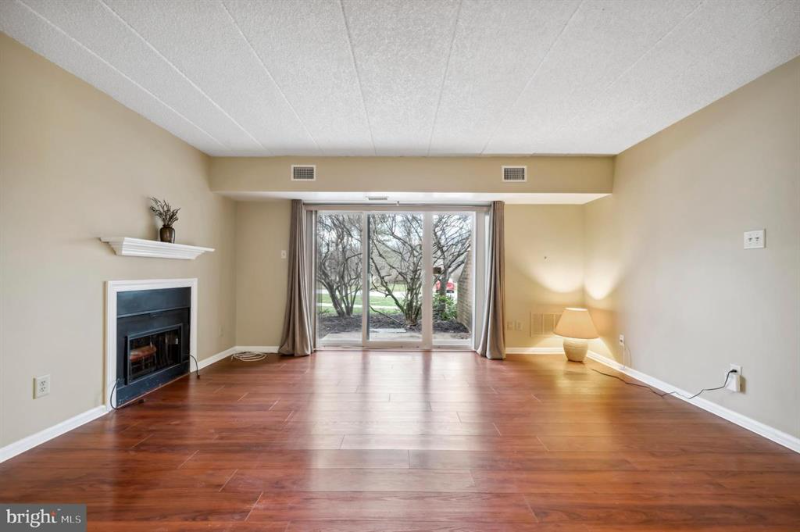 70 Le Forge Ct - Photo 2 of 25