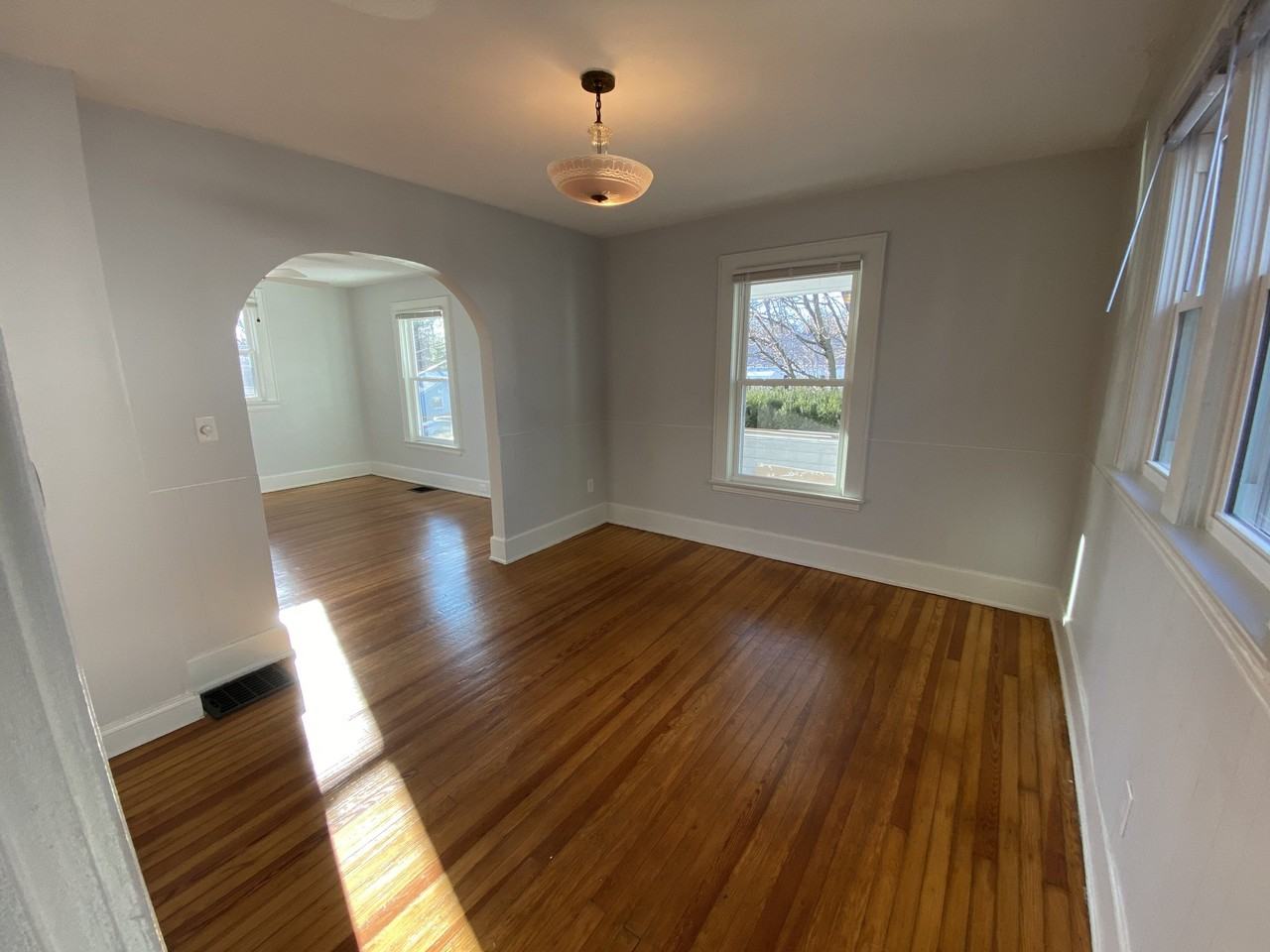 705 Maple Ave - Photo 4 of 14