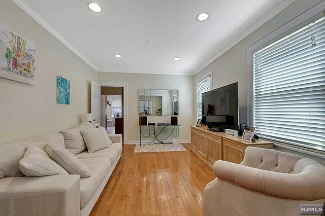 430 Highland Ave #1 - Photo 4 of 15