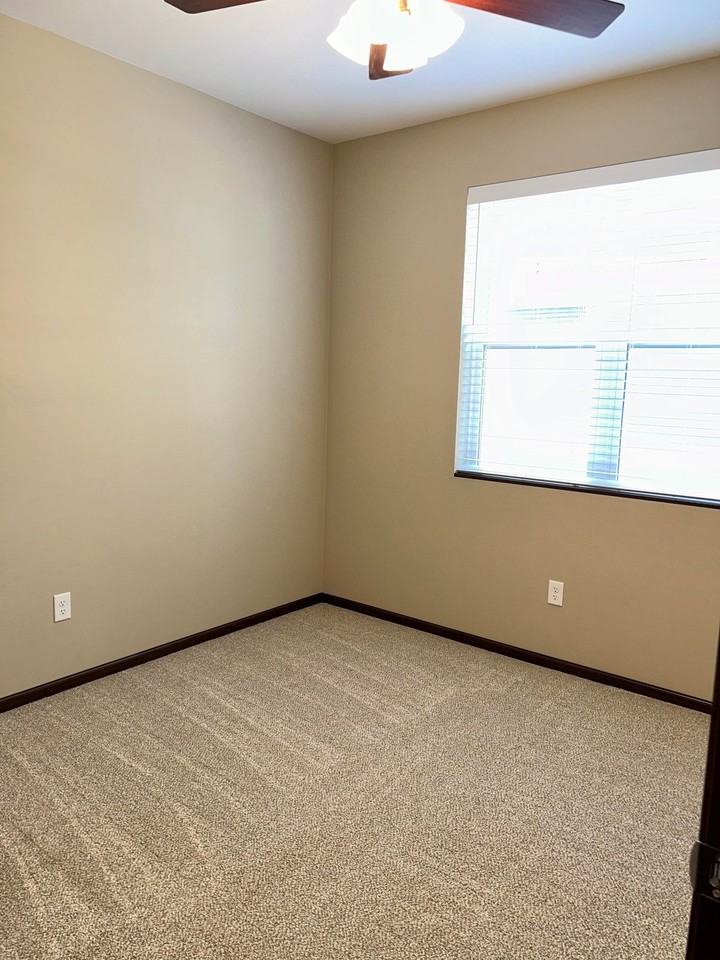 3713 Doolittle Dr - Photo 6 of 18