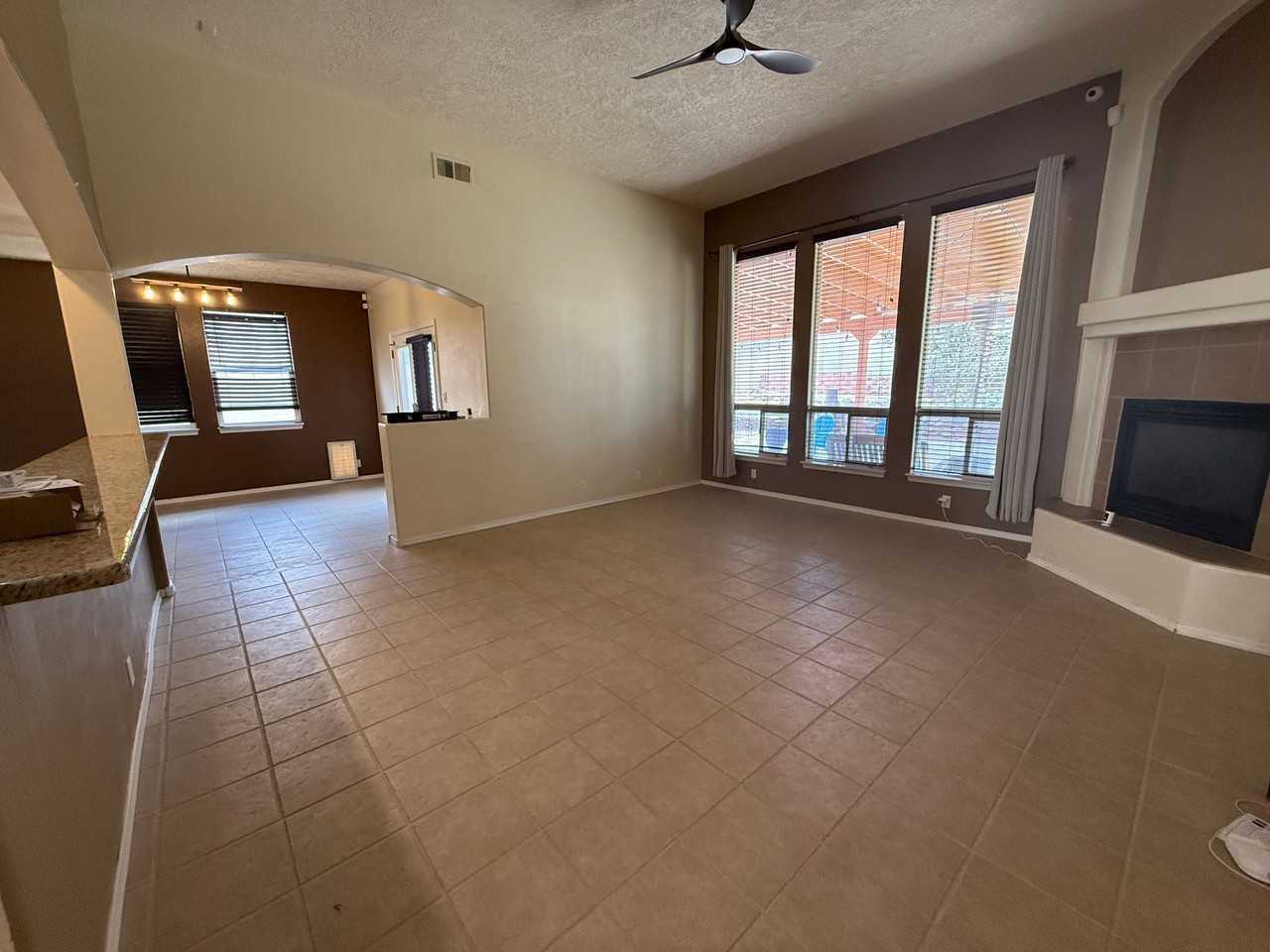 6400 Freemont Hills Loop Ne - Photo 2 of 12
