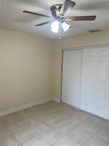 9 Northeast 44th Street - Photo 6 of 8
