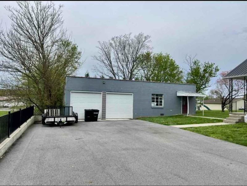 205 Main St - Photo 3 of 12