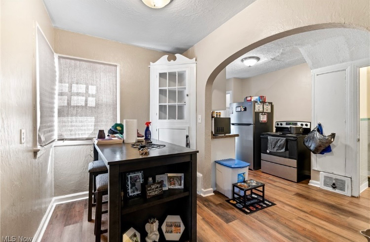 1544 Logan Ave Nw - Photo 2 of 6