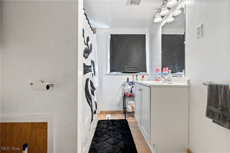 1544 Logan Ave Nw - Photo 3 of 6
