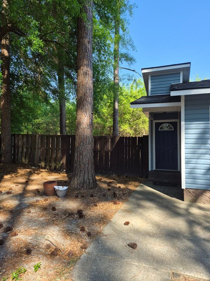 620 Mosswood Ln - Photo 3 of 10