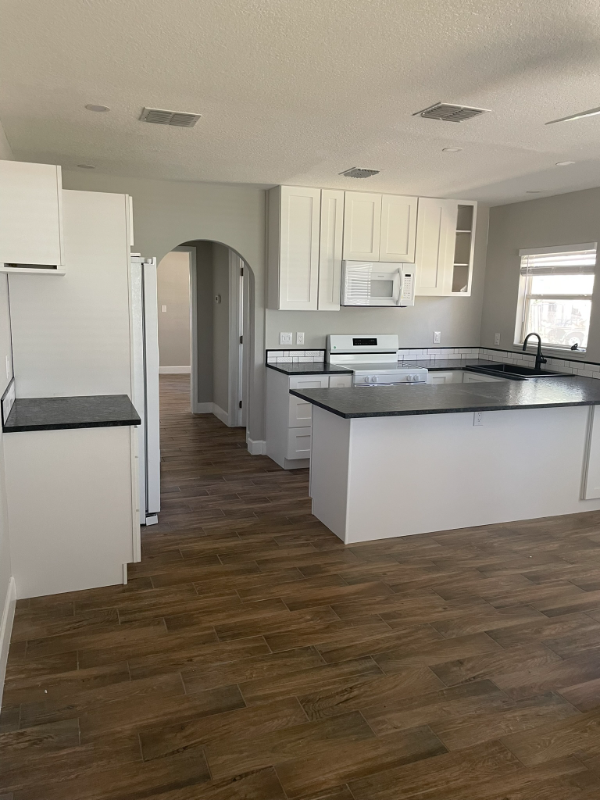 222 Banana St #222 - Photo 5 of 13