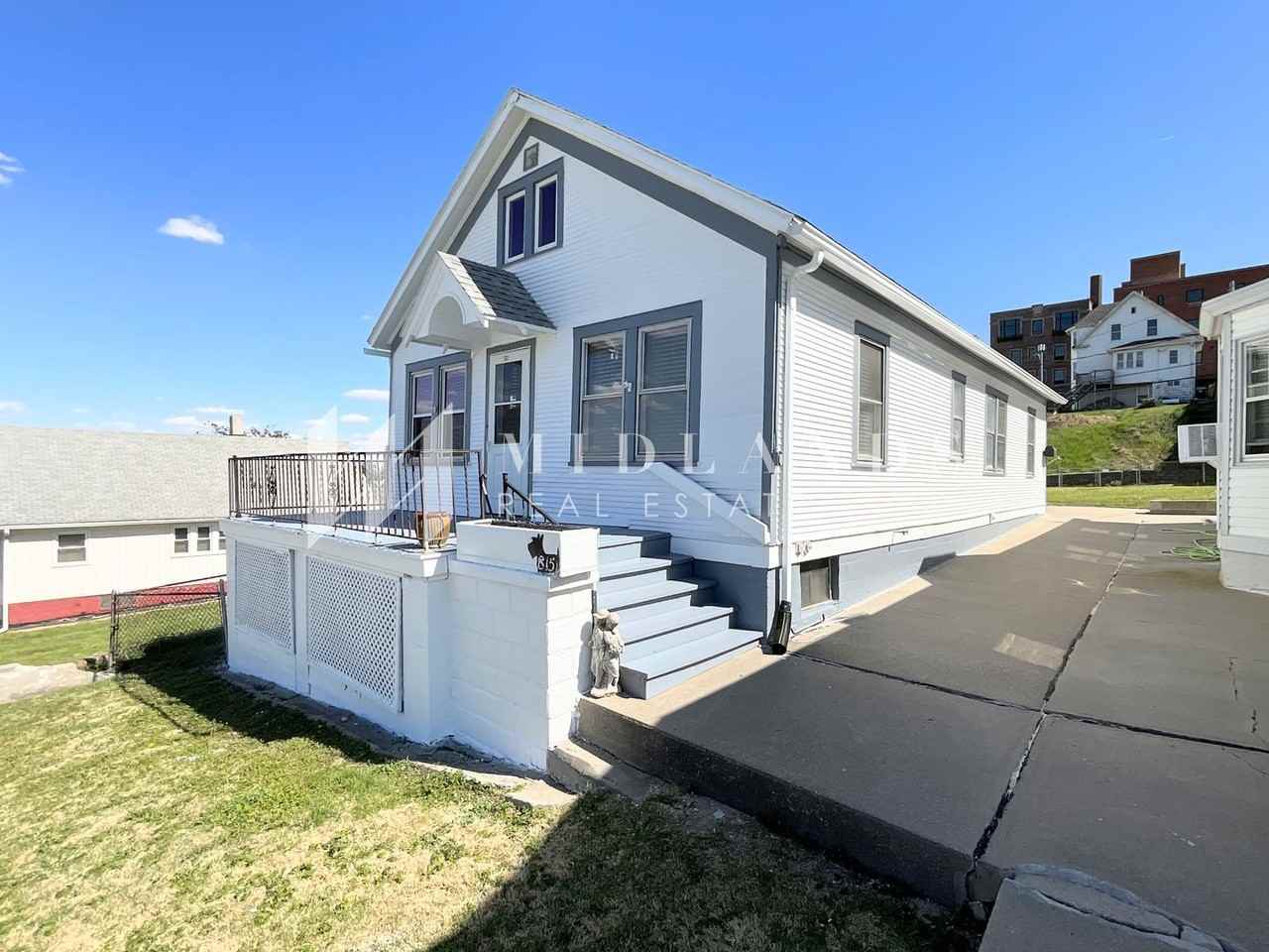 815 Pierce St - Photo 2 of 20