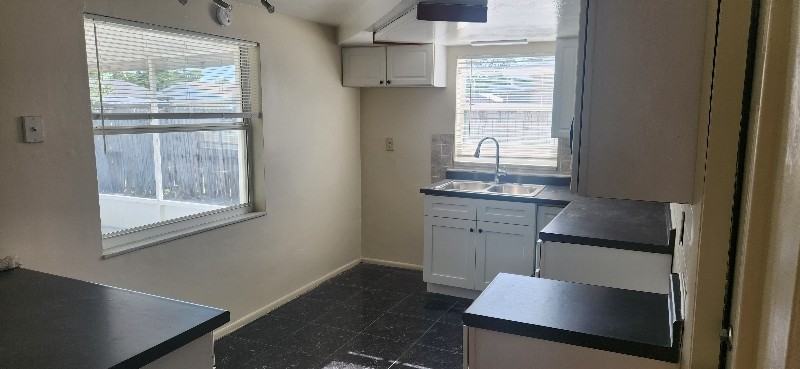 3104 Primrose Dr - Photo 3 of 13