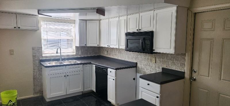 3104 Primrose Dr - Photo 2 of 13