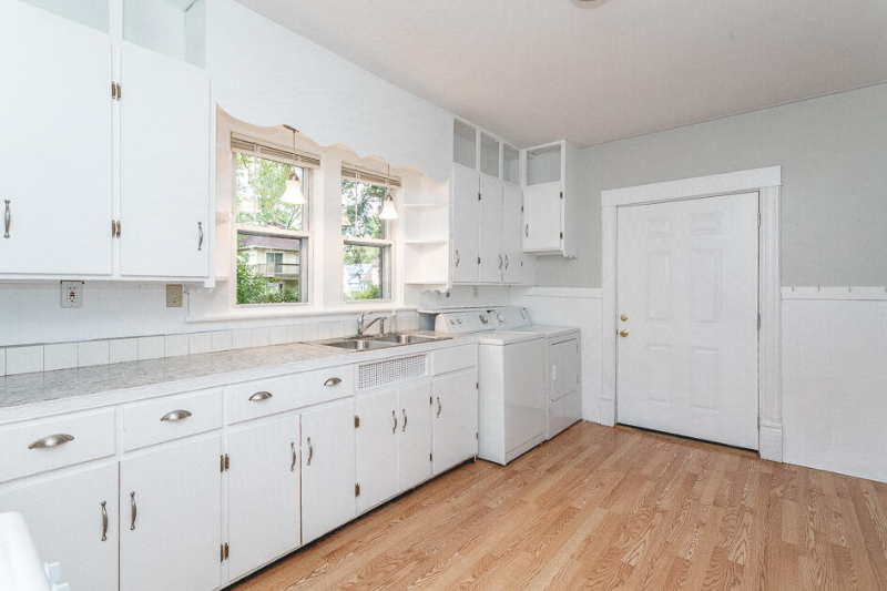 716 Lincoln St - Photo 4 of 12