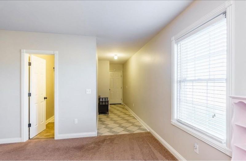 1020 Echo Valley Dr - Photo 5 of 9