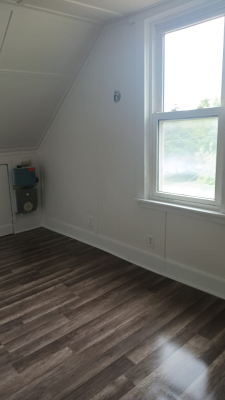 301 Rockwell Ave - Photo 6 of 14