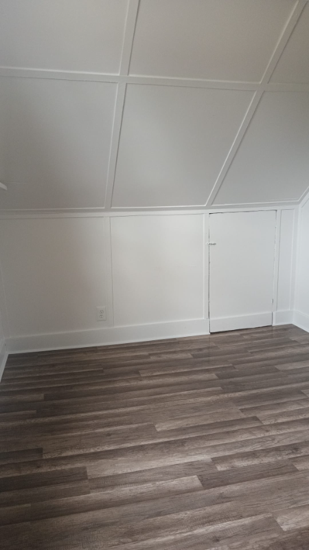 301 Rockwell Ave - Photo 7 of 14