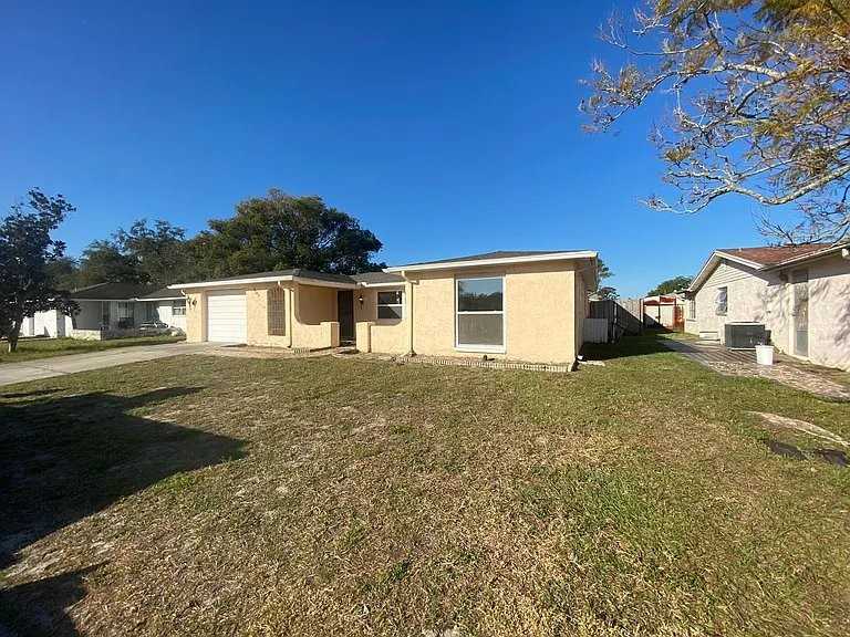 9105 Hermitage Ln - Photo 3 of 28