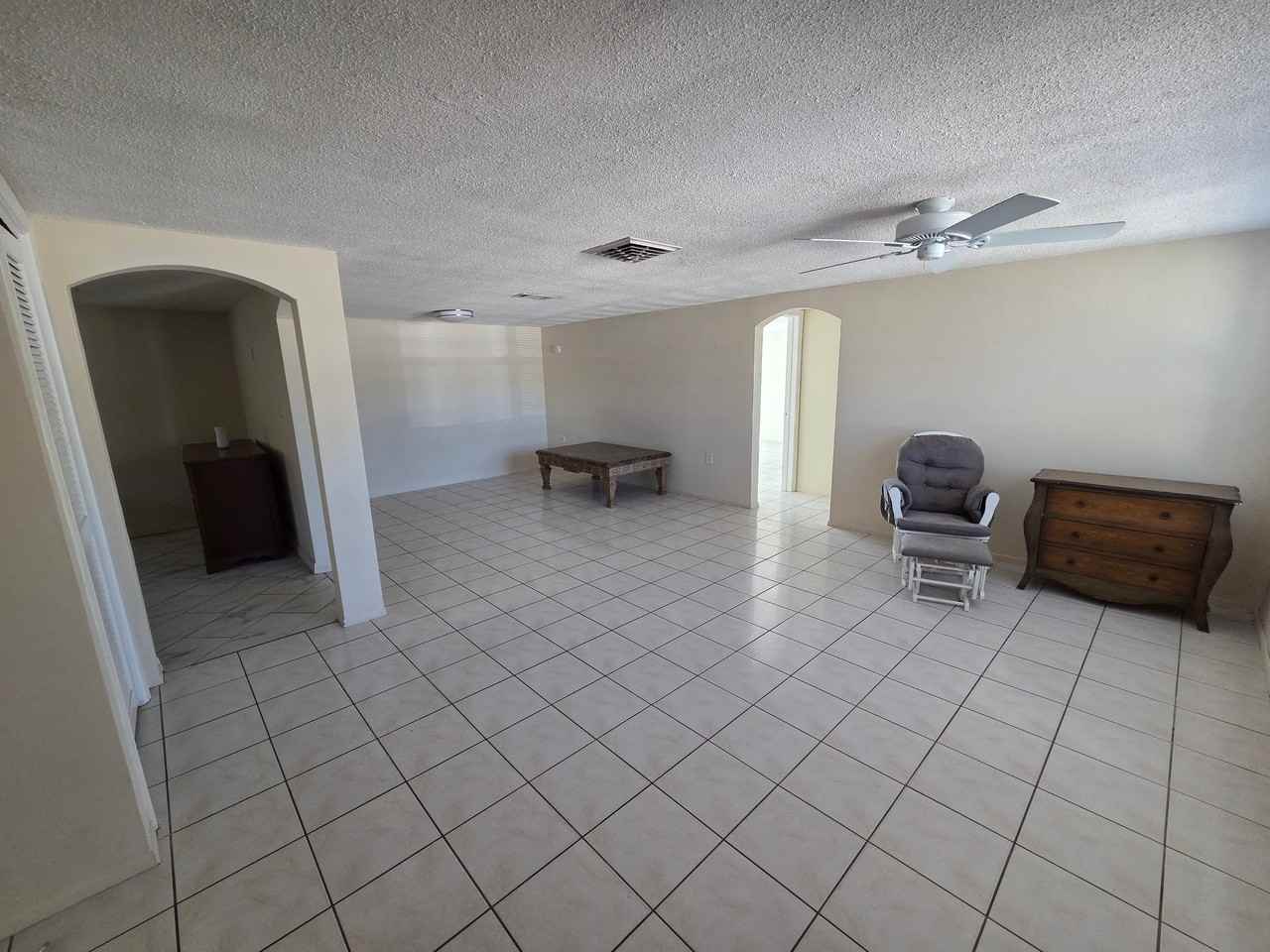 9105 Hermitage Ln - Photo 4 of 28