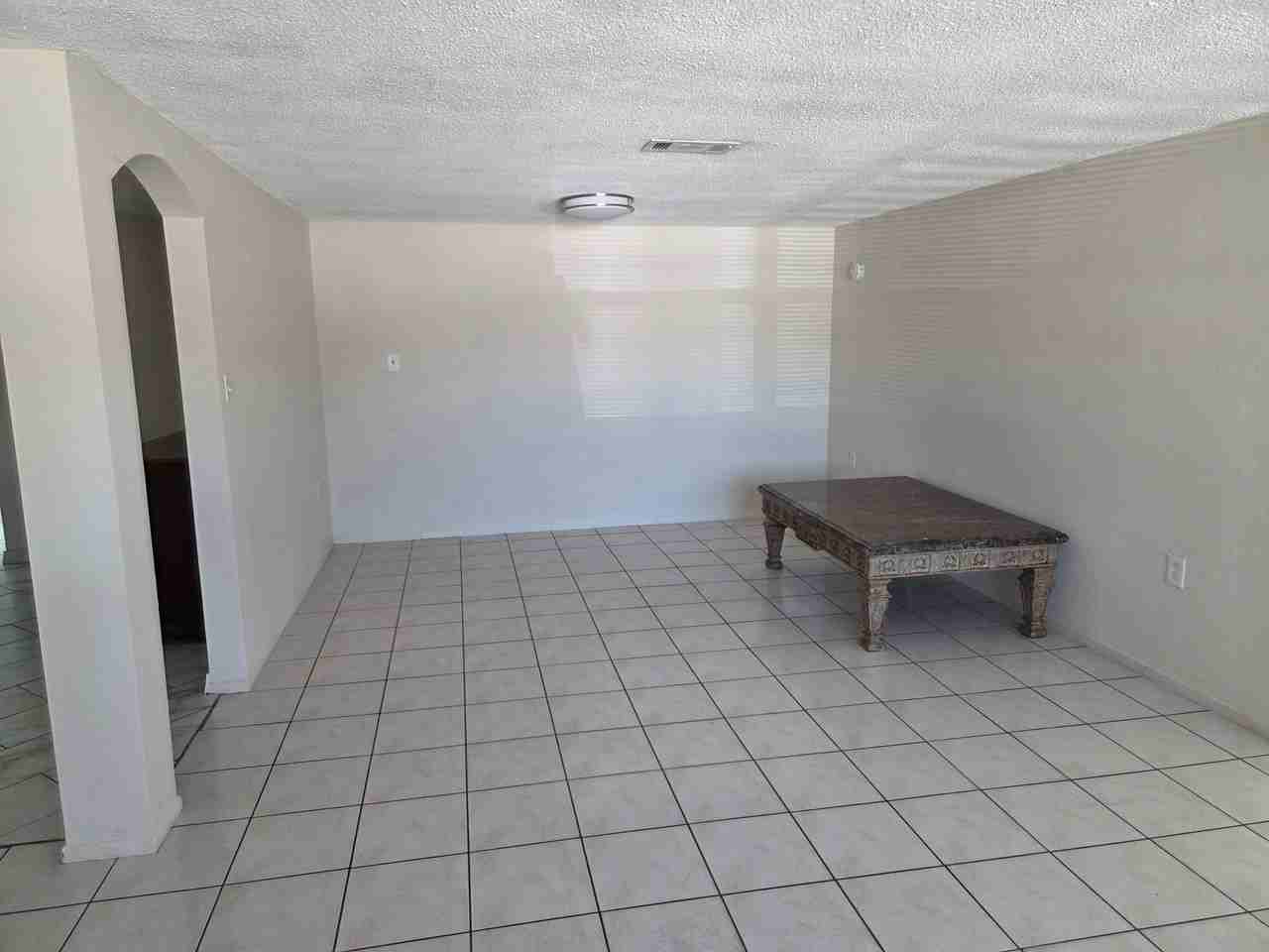 9105 Hermitage Ln - Photo 5 of 28