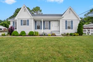 featured image of 305 Lake Dr