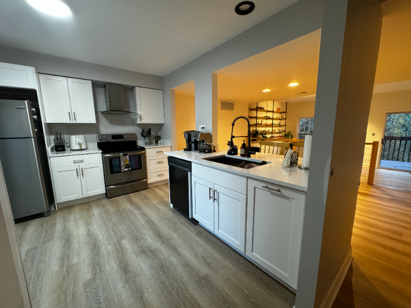 10131 Maple Leaf Dr - Photo 3 of 6