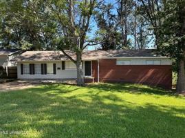 featured image of 612 Heather Ln