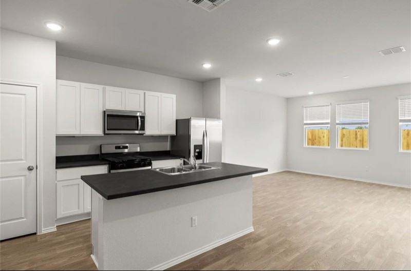131 Kendall Ln - Photo 2 of 9