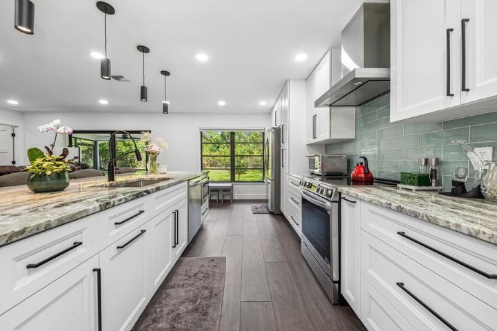 10908 Southeast Hobart Street - Photo 4 of 7
