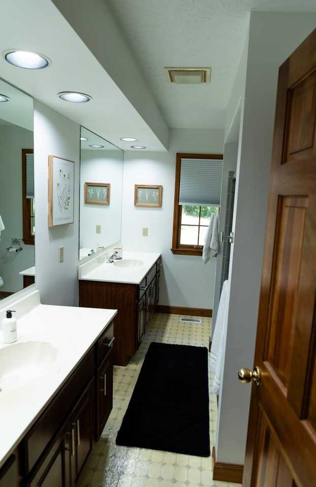 7911 Micah Dr - Photo 6 of 39