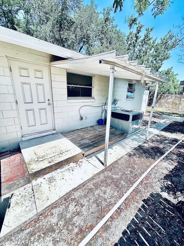 803 Pine St - Photo 6 of 13