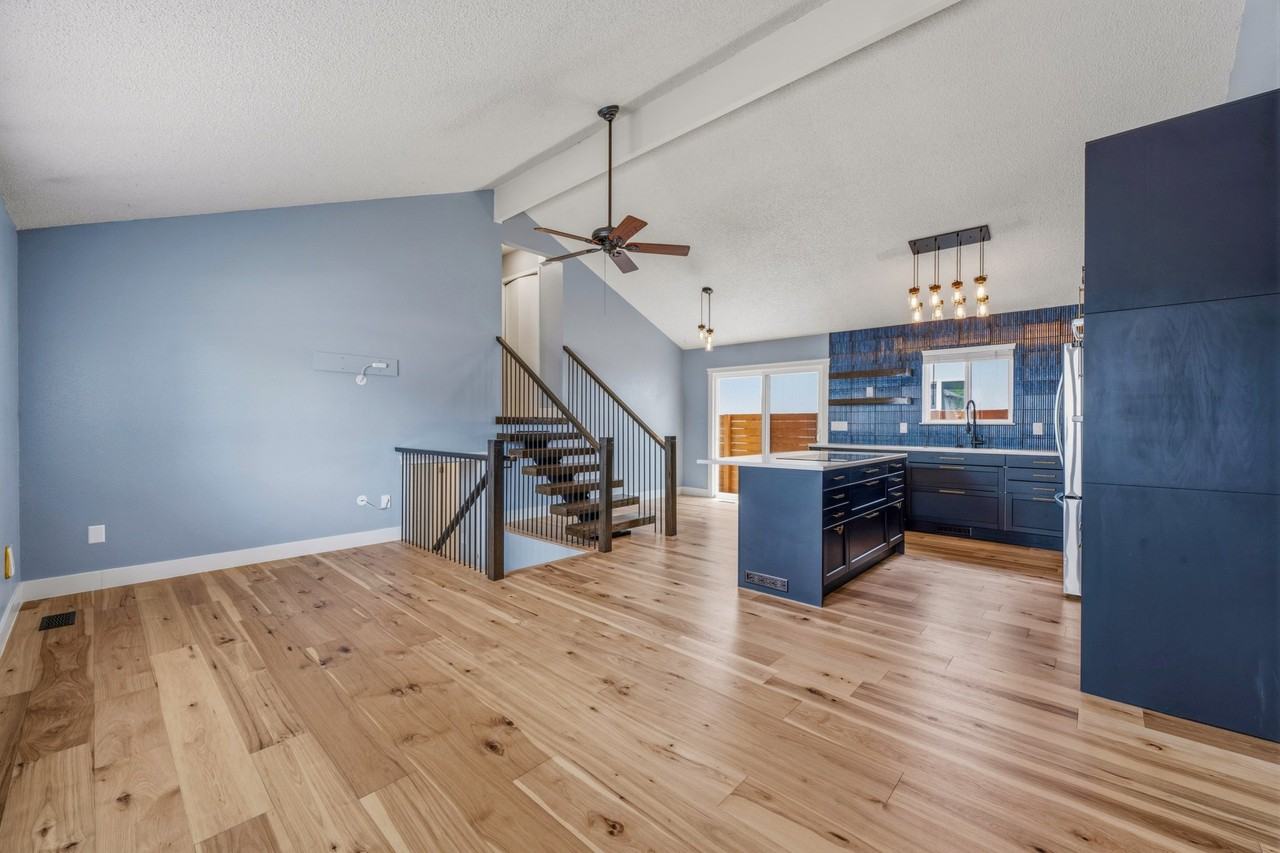 244 Wadsworth Cir - Photo 4 of 20