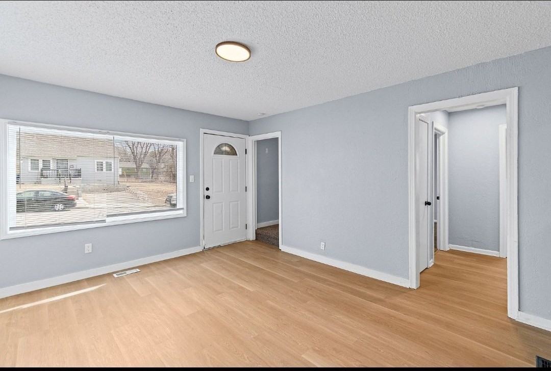 5752 College Ave - Photo 2 of 19