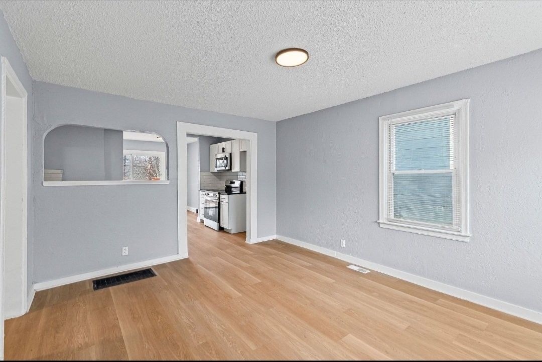 5752 College Ave - Photo 3 of 19