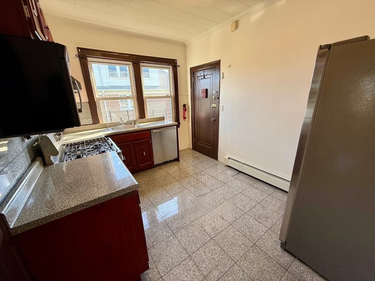 86 Edgewood Ave #2E - Photo 3 of 20