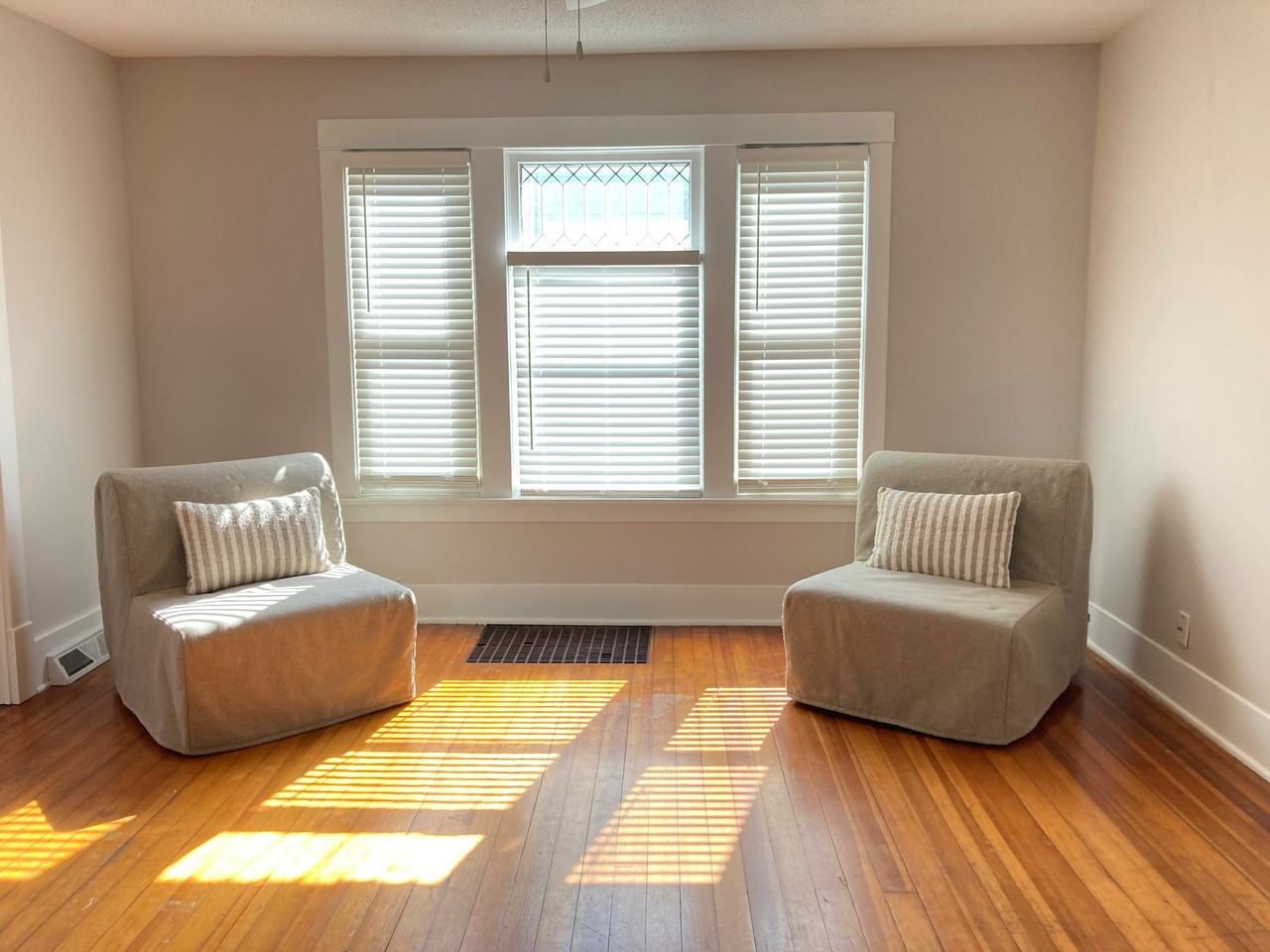 822 2nd St Nw #1 - Photo 3 of 17
