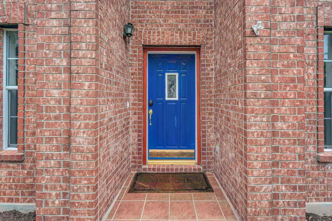 1622 Abbey Ln - Photo 4 of 43