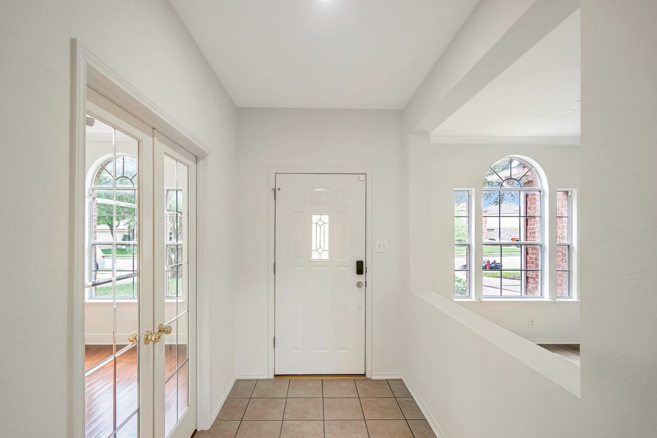 1622 Abbey Ln - Photo 6 of 43
