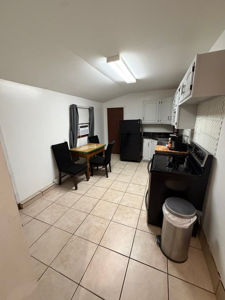 257 Hoffman Rd #B - Photo 5 of 5
